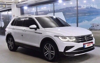 Volkswagen Tiguan II, 2022 год, 3 200 000 рублей, 1 фотография