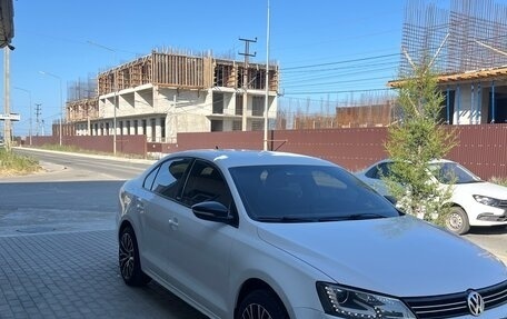 Volkswagen Jetta VI, 2014 год, 1 100 000 рублей, 2 фотография