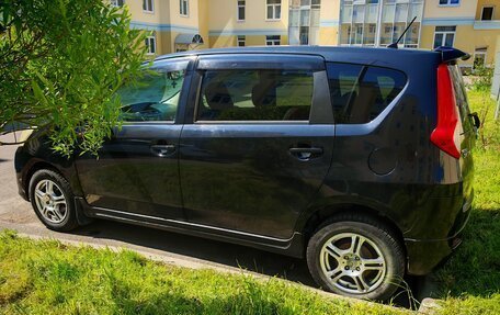 Toyota Passo Sette, 2010 год, 890 000 рублей, 3 фотография