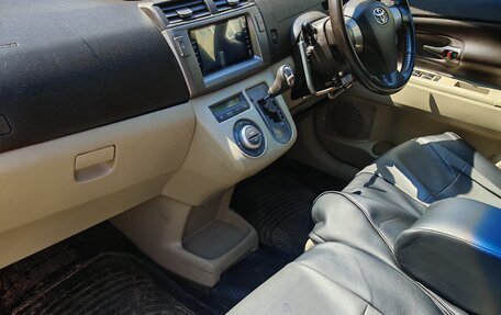 Toyota Passo Sette, 2010 год, 890 000 рублей, 8 фотография