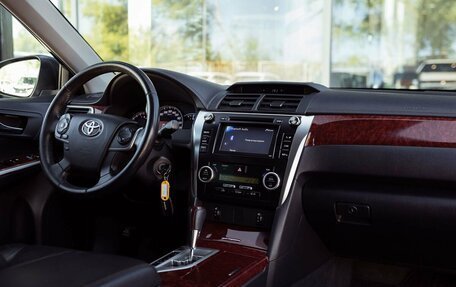 Toyota Camry, 2012 год, 1 900 000 рублей, 10 фотография