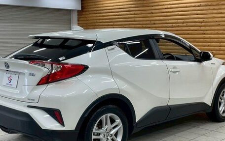 Toyota C-HR I рестайлинг, 2022 год, 1 395 000 рублей, 3 фотография