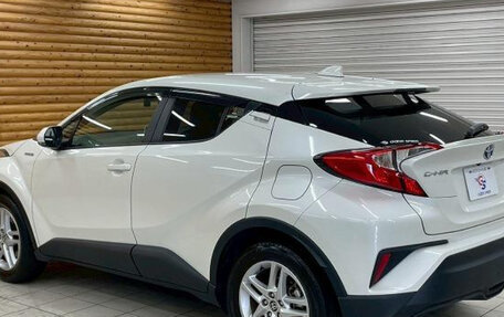 Toyota C-HR I рестайлинг, 2022 год, 1 395 000 рублей, 4 фотография