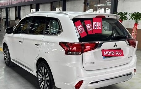 Mitsubishi Outlander III рестайлинг 3, 2022 год, 2 600 887 рублей, 10 фотография