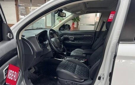 Mitsubishi Outlander III рестайлинг 3, 2022 год, 2 600 887 рублей, 18 фотография