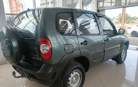 Chevrolet Niva I рестайлинг, 2015 год, 649 000 рублей, 2 фотография