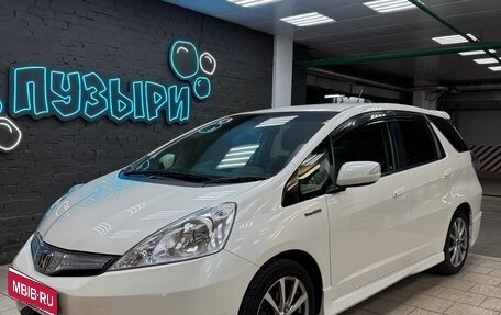 Honda Fit Shuttle I рестайлинг, 2013 год, 1 250 000 рублей, 1 фотография