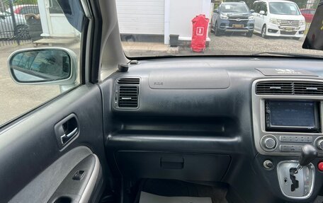 Honda Stream I рестайлинг, 2004 год, 659 000 рублей, 17 фотография