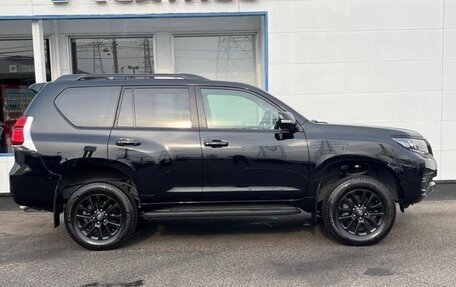 Toyota Land Cruiser Prado 150 рестайлинг 2, 2021 год, 3 176 000 рублей, 7 фотография