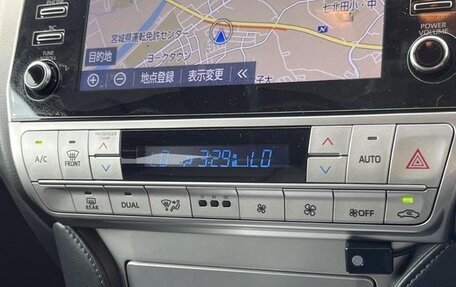 Toyota Land Cruiser Prado 150 рестайлинг 2, 2021 год, 3 176 000 рублей, 14 фотография