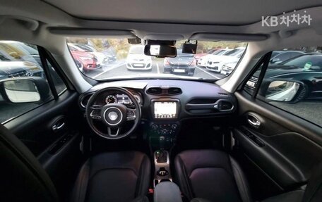 Jeep Renegade I рестайлинг, 2022 год, 2 450 000 рублей, 6 фотография