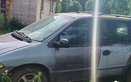 Chrysler Voyager III, 1997 год, 85 000 рублей, 2 фотография