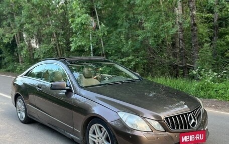 Mercedes-Benz E-Класс, 2012 год, 1 200 000 рублей, 9 фотография