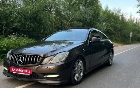 Mercedes-Benz E-Класс, 2012 год, 1 200 000 рублей, 10 фотография