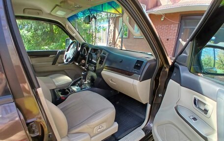Mitsubishi Pajero IV, 2017 год, 3 300 000 рублей, 2 фотография
