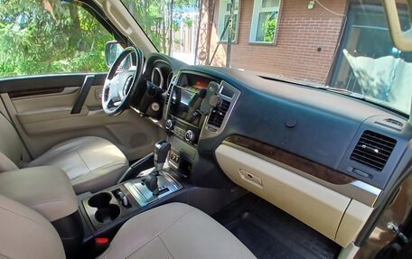 Mitsubishi Pajero IV, 2017 год, 3 300 000 рублей, 4 фотография