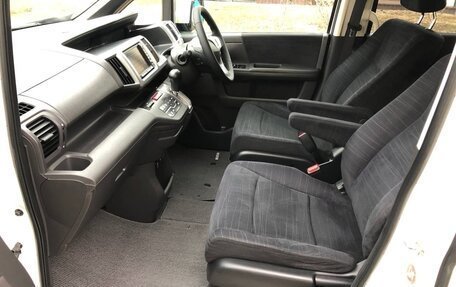 Honda Stepwgn IV, 2010 год, 1 400 000 рублей, 13 фотография