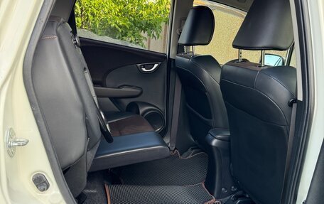 Honda Fit Shuttle I рестайлинг, 2013 год, 1 250 000 рублей, 17 фотография