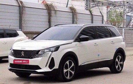 Peugeot 5008 II, 2022 год, 2 405 000 рублей, 2 фотография