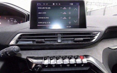 Peugeot 5008 II, 2022 год, 2 405 000 рублей, 12 фотография