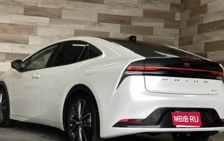 Toyota Prius IV XW50, 2023 год, 2 760 000 рублей, 3 фотография