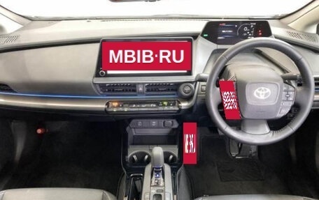 Toyota Prius IV XW50, 2023 год, 2 760 000 рублей, 5 фотография