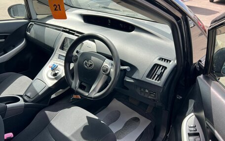 Toyota Prius, 2013 год, 1 049 000 рублей, 10 фотография