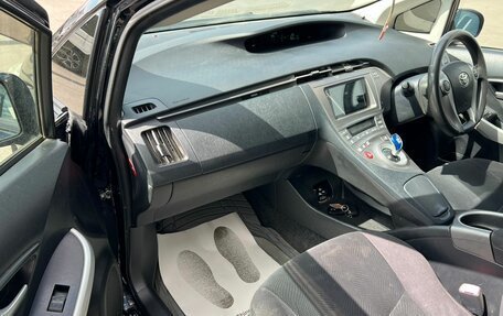 Toyota Prius, 2013 год, 1 049 000 рублей, 12 фотография