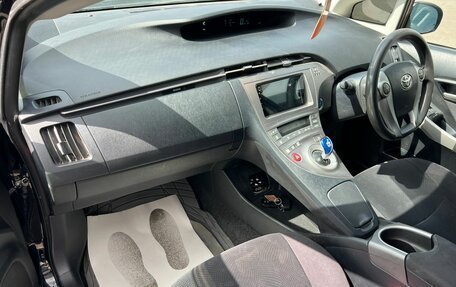 Toyota Prius, 2013 год, 1 049 000 рублей, 13 фотография