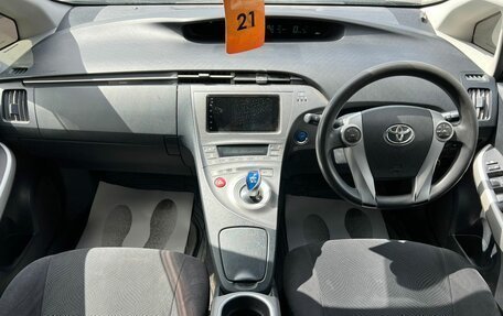 Toyota Prius, 2013 год, 1 049 000 рублей, 16 фотография