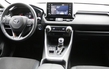 Toyota RAV4, 2021 год, 3 290 000 рублей, 15 фотография