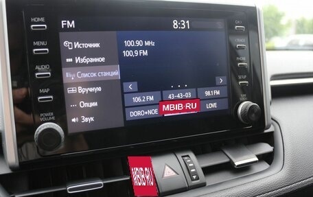 Toyota RAV4, 2021 год, 3 290 000 рублей, 9 фотография