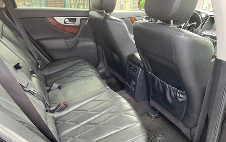 Infiniti QX70, 2014 год, 2 150 000 рублей, 21 фотография