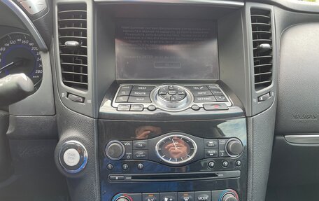 Infiniti QX70, 2014 год, 2 150 000 рублей, 25 фотография