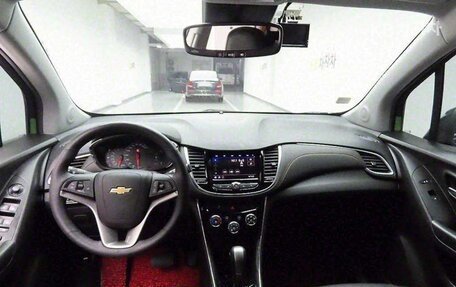 Chevrolet Trax, 2022 год, 1 510 000 рублей, 7 фотография
