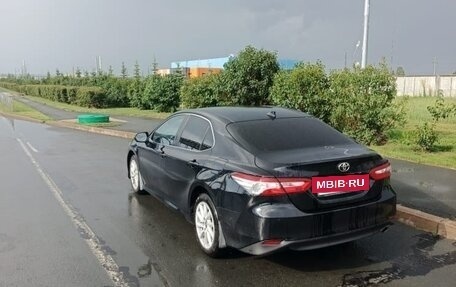 Toyota Camry, 2021 год, 2 100 000 рублей, 8 фотография