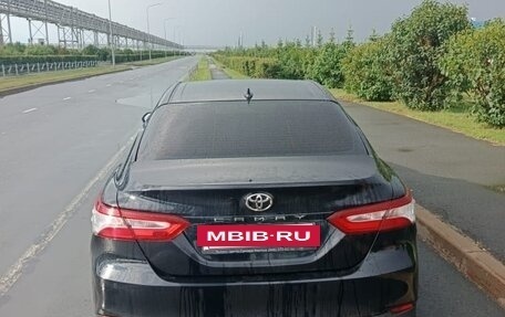 Toyota Camry, 2021 год, 2 100 000 рублей, 5 фотография