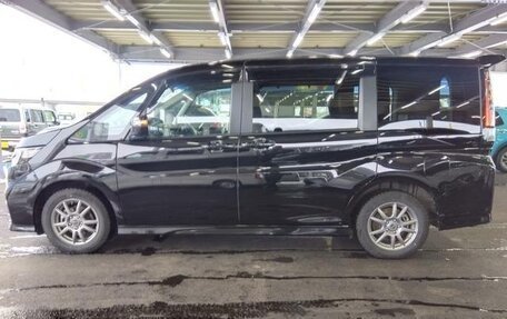 Honda Stepwgn IV, 2021 год, 2 109 000 рублей, 2 фотография