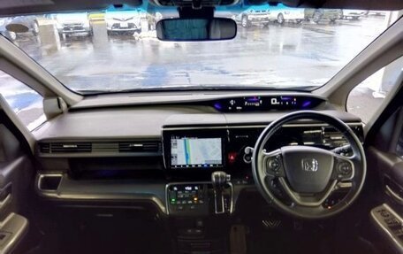 Honda Stepwgn IV, 2021 год, 2 109 000 рублей, 10 фотография