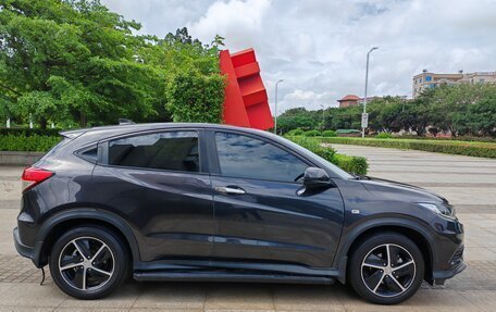 Honda Vezel, 2022 год, 1 310 000 рублей, 4 фотография