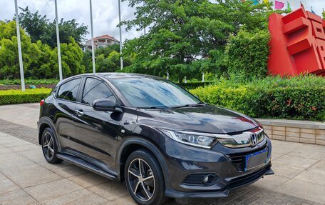 Honda Vezel, 2022 год, 1 310 000 рублей, 3 фотография