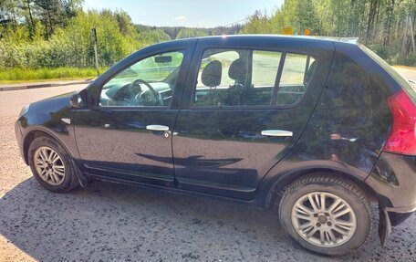 Renault Sandero I, 2013 год, 460 000 рублей, 2 фотография
