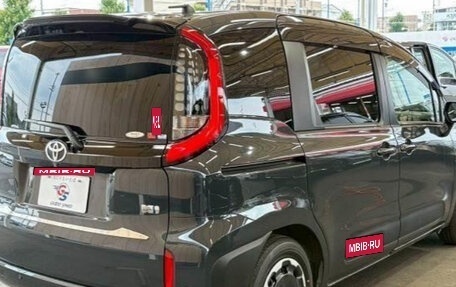 Toyota Sienta, 2022 год, 1 075 000 рублей, 4 фотография