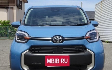 Toyota Sienta, 2022 год, 1 075 000 рублей, 2 фотография