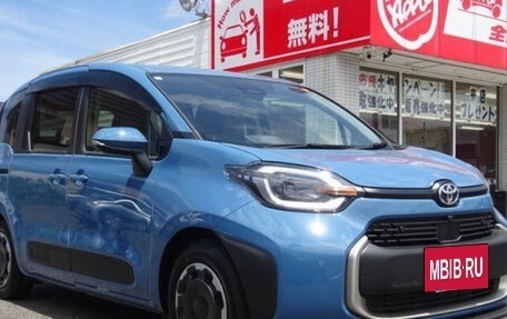Toyota Sienta, 2022 год, 1 075 000 рублей, 3 фотография