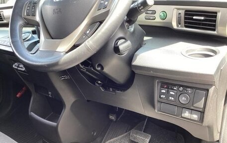 Honda Freed I, 2016 год, 816 000 рублей, 17 фотография