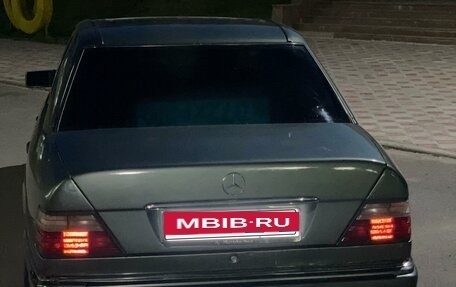 Mercedes-Benz E-Класс, 1992 год, 190 000 рублей, 7 фотография