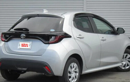 Toyota Yaris, 2022 год, 886 000 рублей, 3 фотография