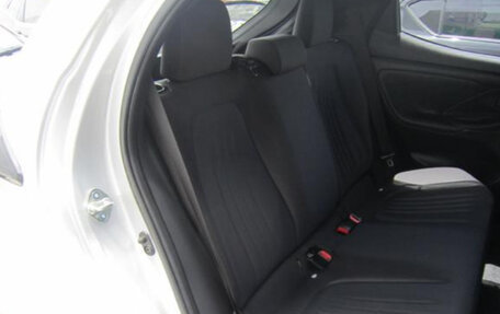 Toyota Yaris, 2022 год, 886 000 рублей, 7 фотография