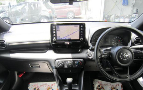Toyota Yaris, 2022 год, 886 000 рублей, 5 фотография